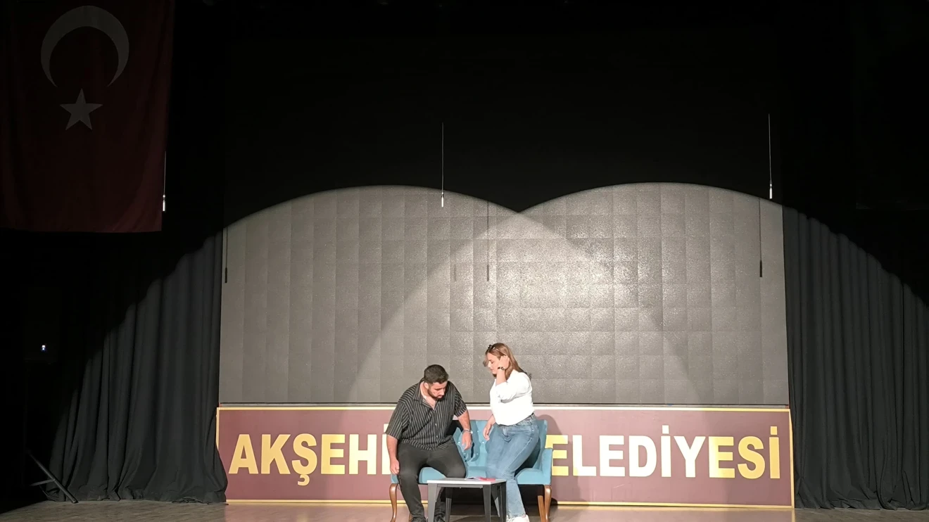 UMUDA DOKUNAN ELLER (HEMŞİRELİK VE MEME KANSERİ DENEYİMİ)